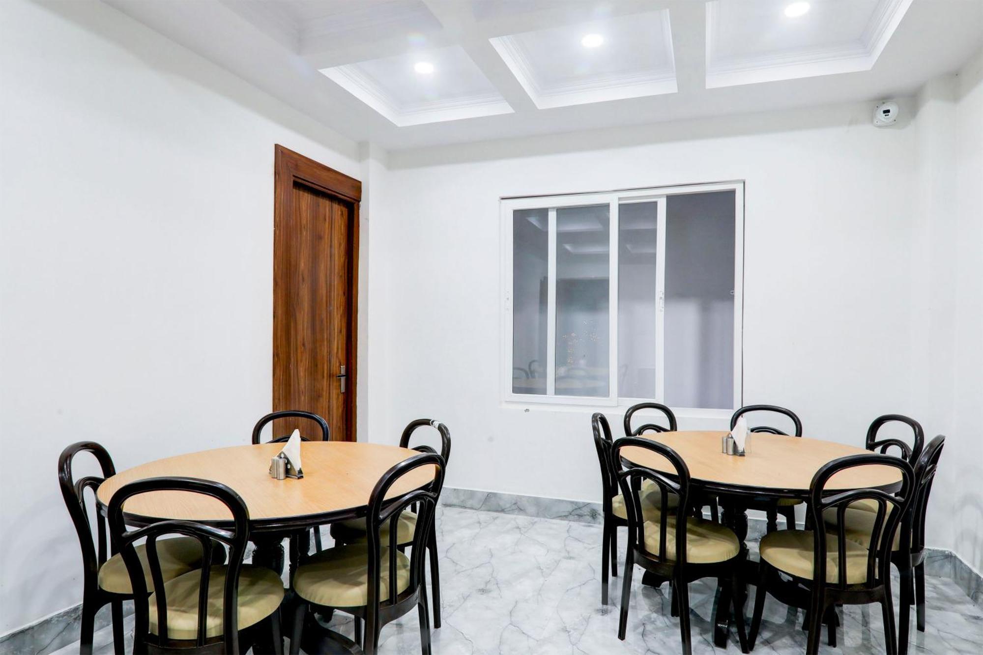 Super Townhouse Gls International Hotel Lucknow Exterior photo