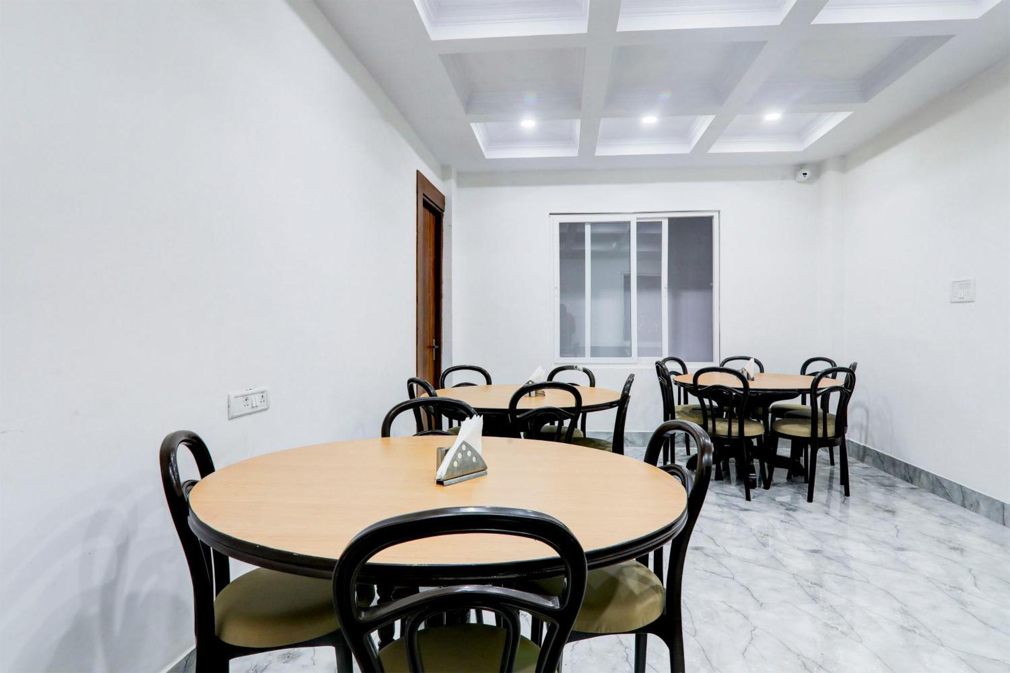 Super Townhouse Gls International Hotel Lucknow Exterior photo